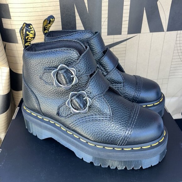 NEW Dr Martens Devon Flower Buckle Black Nappa Leather Platform Boot Women Sz 7 - Picture 1 of 7